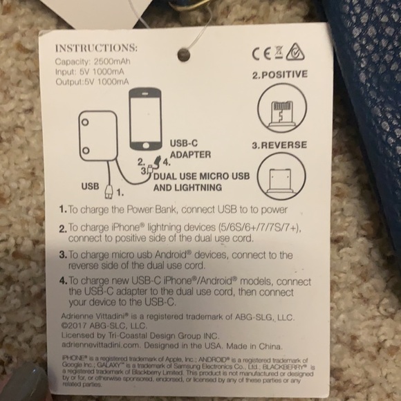 Adrienne Vittadini studio navy charging wallet - Picture 3 of 4